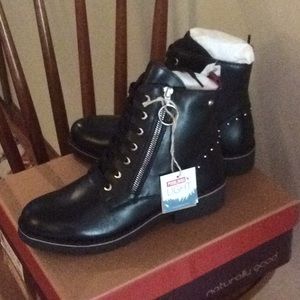 BRAND NEW 👢NEVER WORN